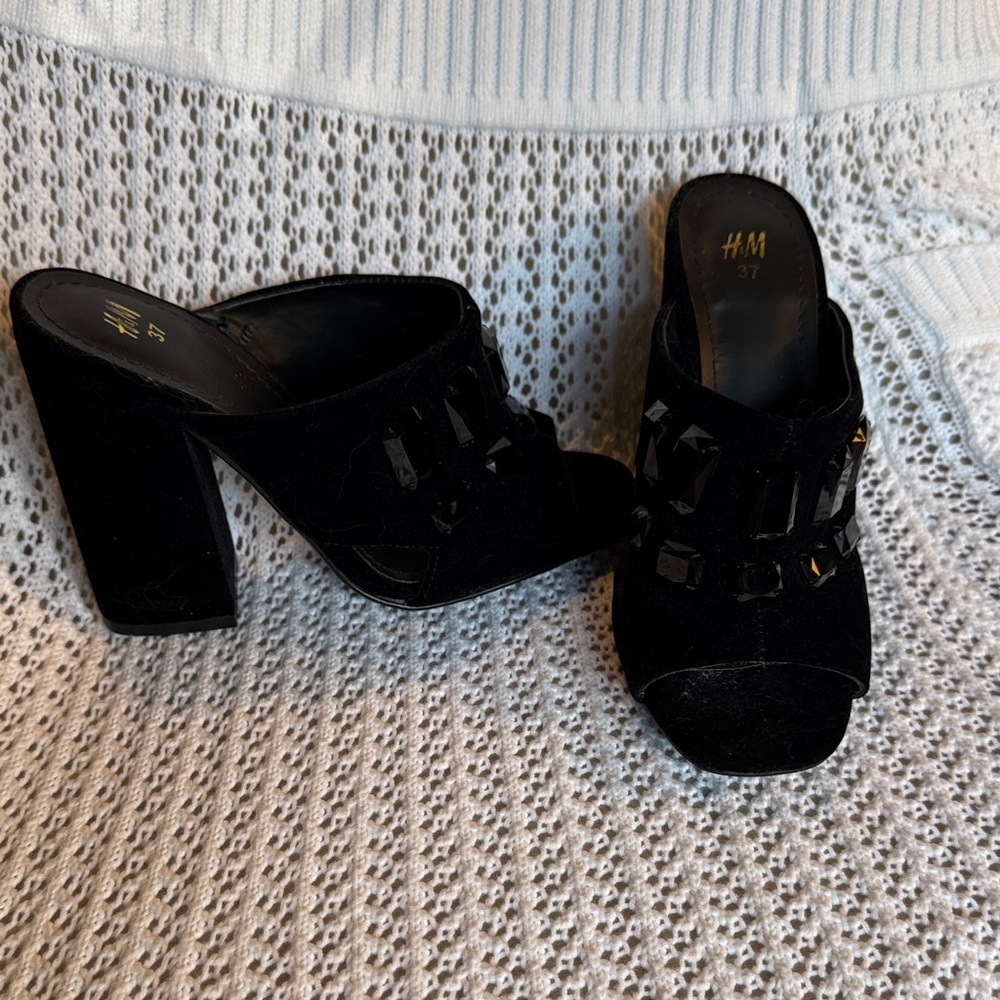 H&M Elegant Black Velvet Mules